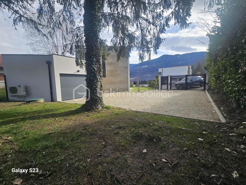 Maison - 85 m² - 5 pièces