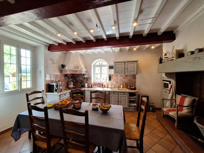 Propriété - 191 m² - 6 pièces