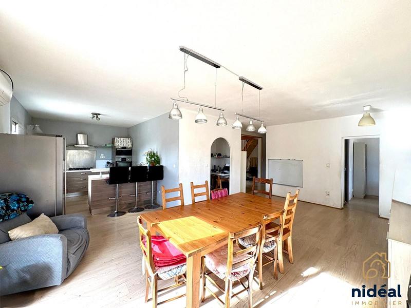 Maison - 180 m² - 8 pièces