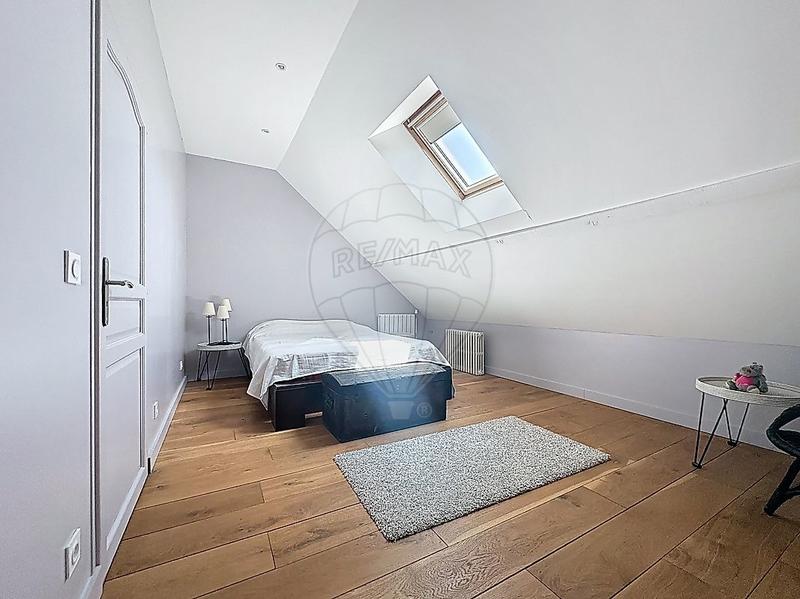 Maison - 368 m² - 12 pièces