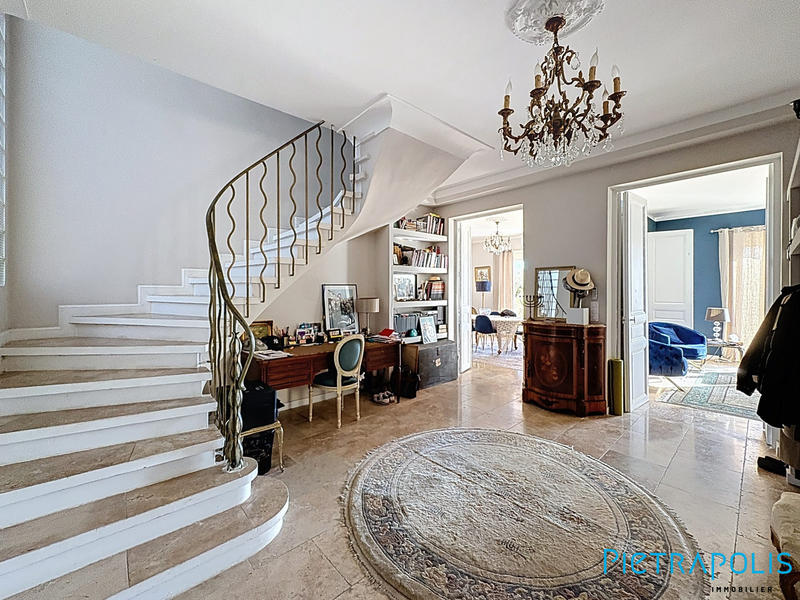 Maison - 285 m² - 7 pièces