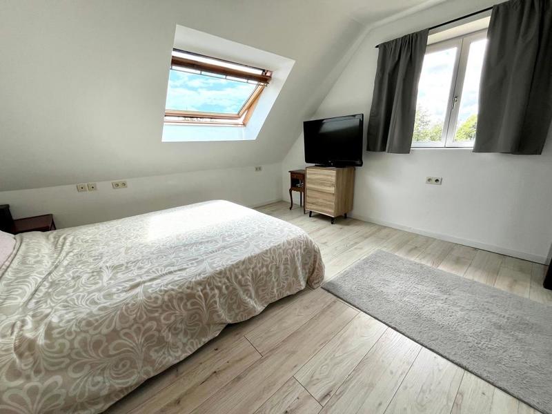 Maison - 230 m² - 7 pièces