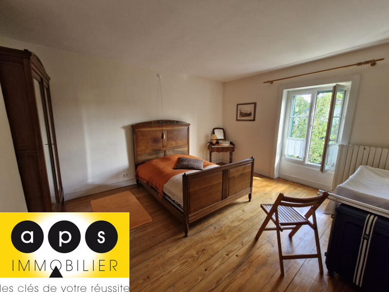 Maison - 220 m² - 10 pièces