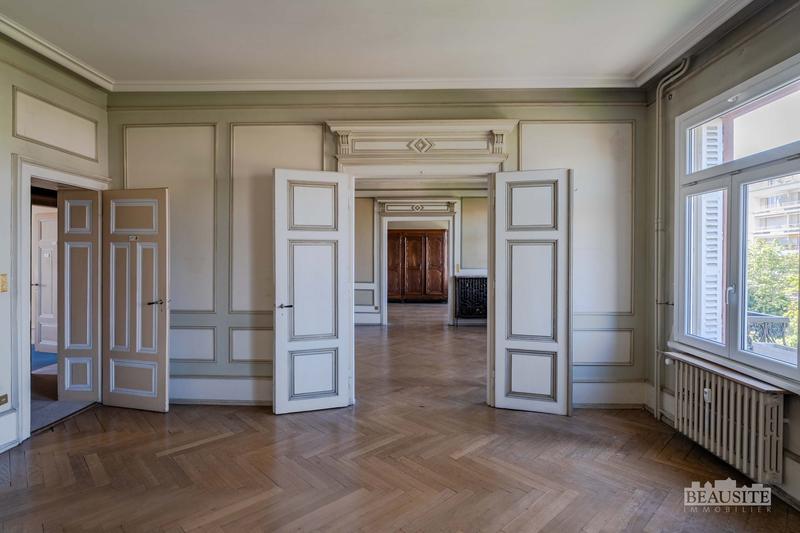 Appartement - 165 m² - 5 pièces