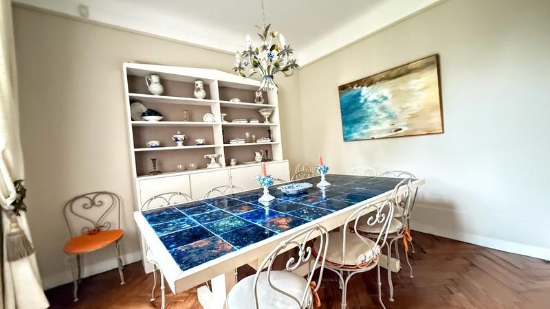 Propriété - 225 m² - 8 pièces