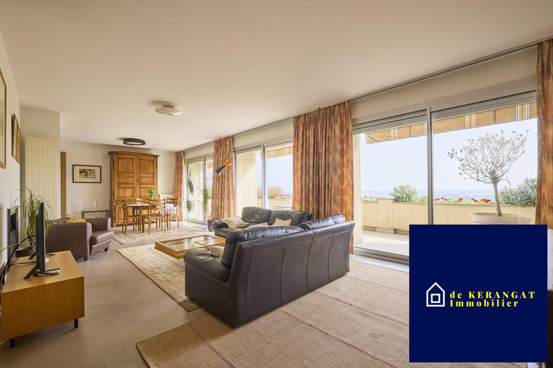 Maison contemporaine - 267 m² - 8 pièces