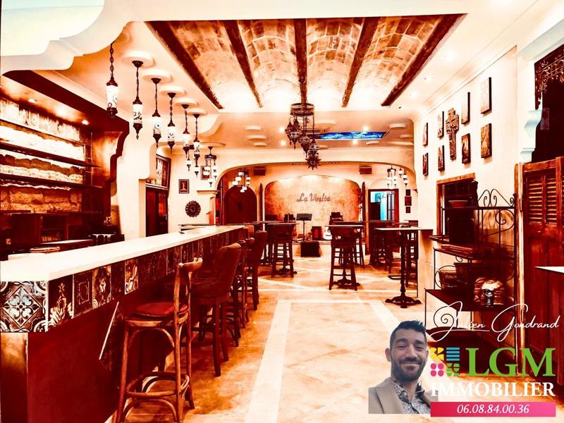 Immeuble - 300 m² - 5 pièces