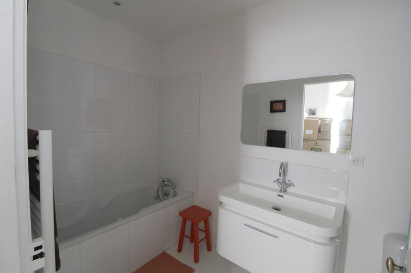 Maison - 248 m² - 9 pièces