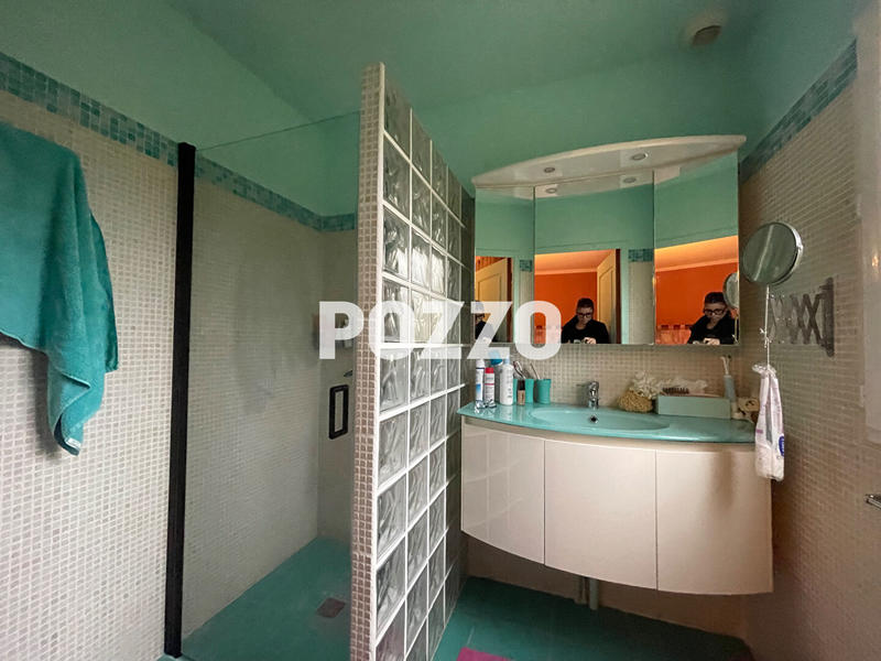 Maison - 218 m² - 7 pièces