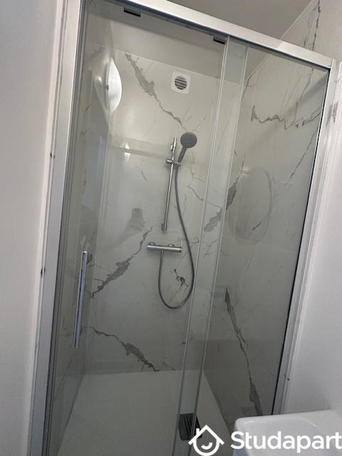 Chambre - 14 m² - 1 pièce