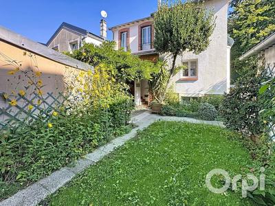 Maison - 93 m² - 4 pièces