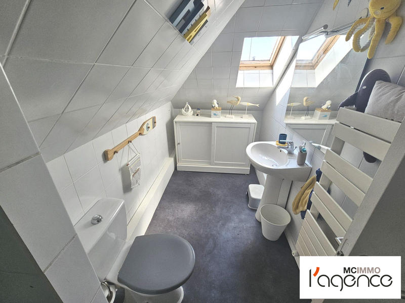 Maison - 180 m² - 7 pièces