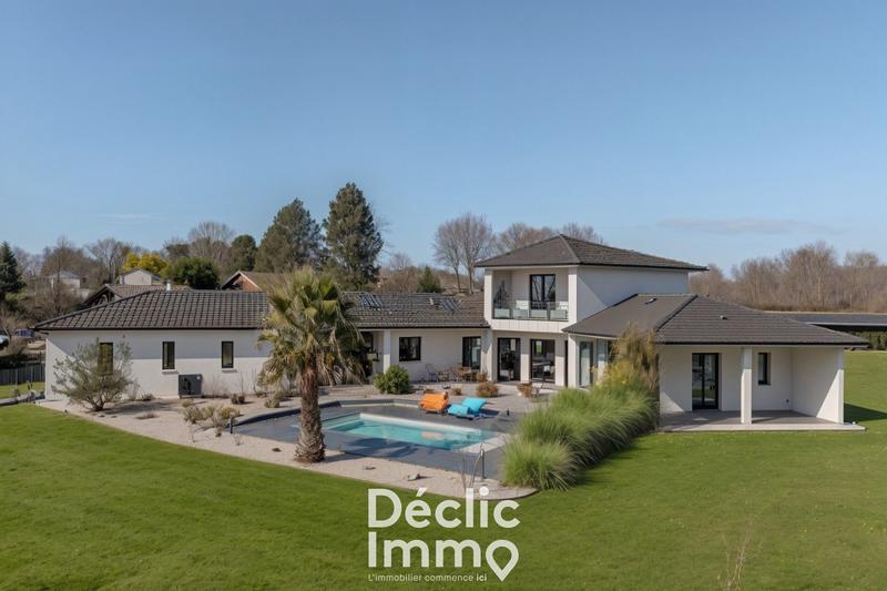 Maison - 280 m² - 7 pièces