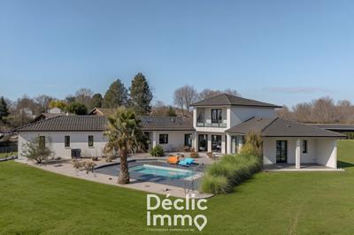 Maison - 280 m² - 7 pièces