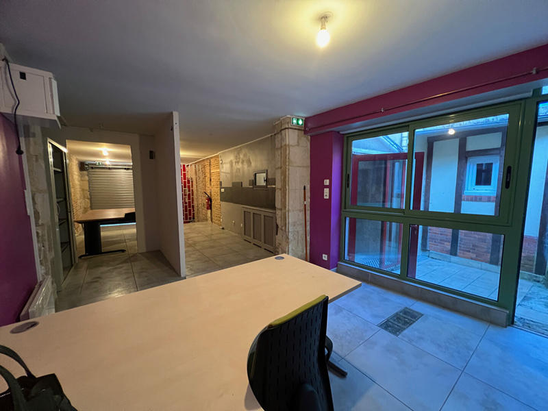 Local commercial - 68 m² - 2 pièces