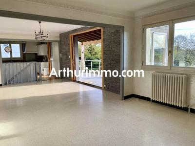 Maison - 157 m² - 8 pièces