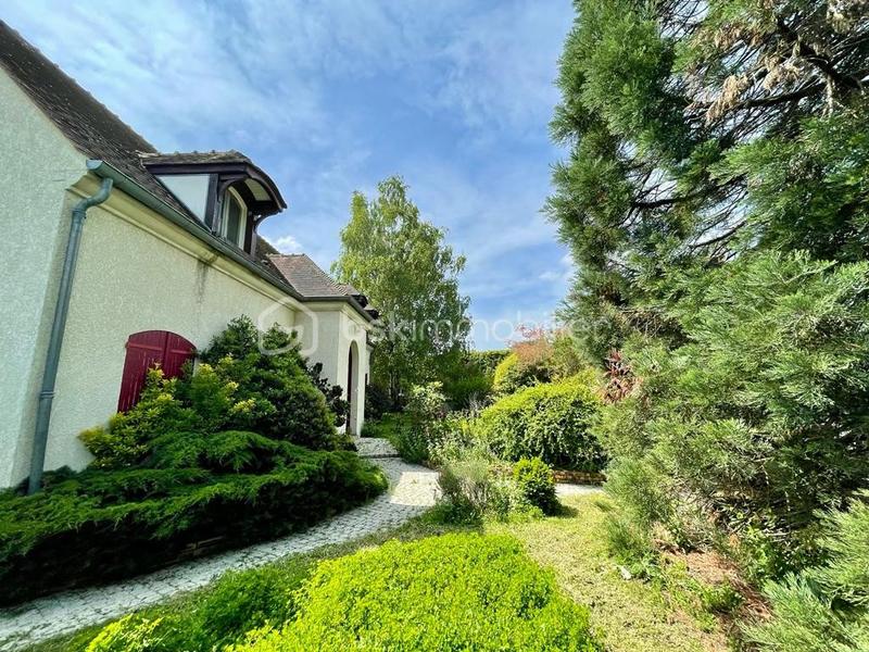 Demeure - 250 m² - 6 pièces