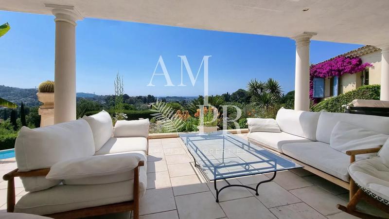 Villa - 410 m² - 8 pièces