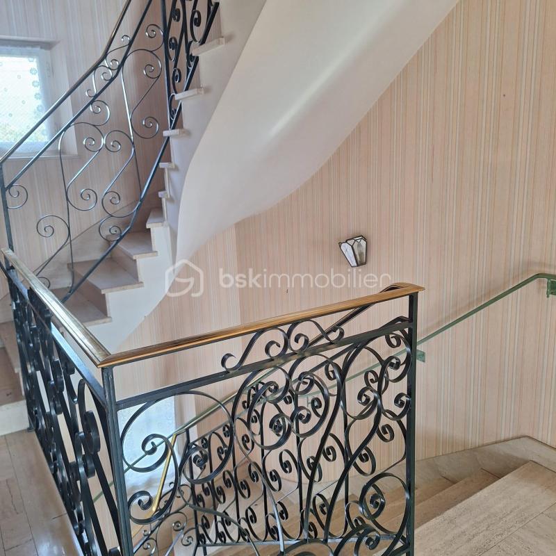 Maison traditionnelle - 140 m² - 6 pièces