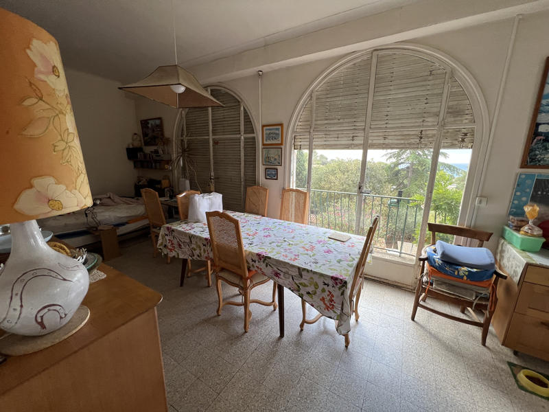 Maison - 234 m² - 9 pièces