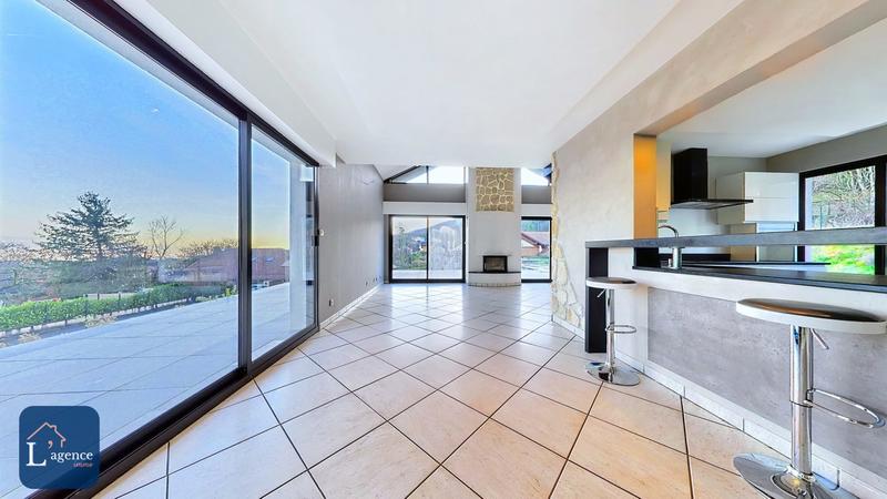 Maison - 174 m² - 6 pièces