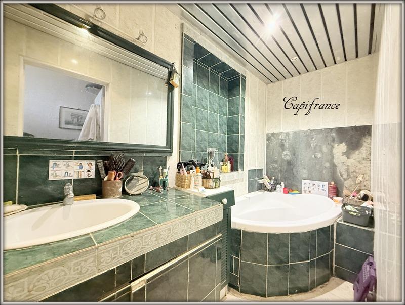 Maison - 95 m² - 5 pièces