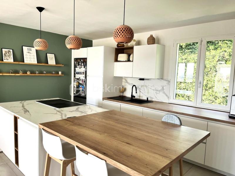 Maison - 148 m² - 9 pièces