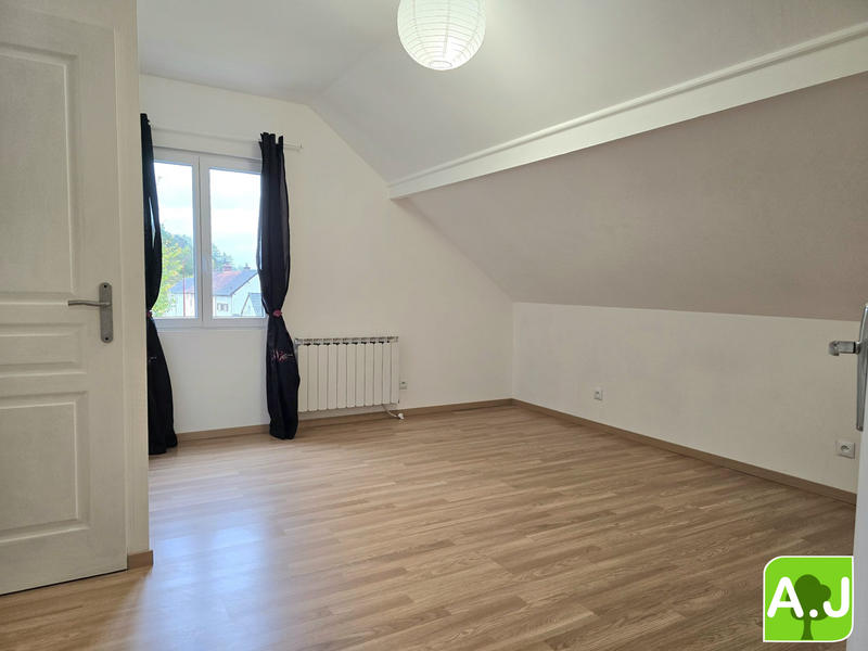 Maison - 92 m² - 5 pièces