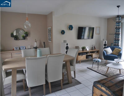 Maison - 93 m² - 4 pièces