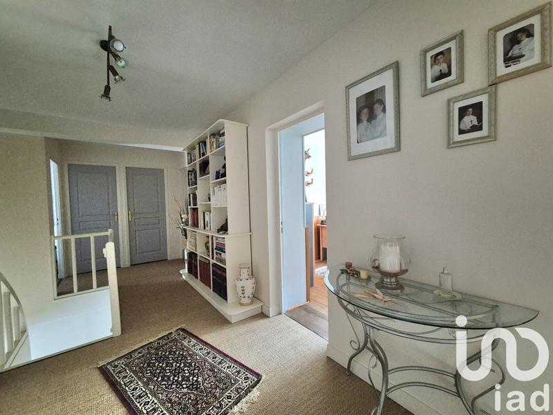 Maison - 243 m² - 8 pièces