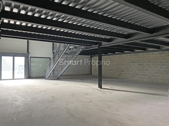 Local commercial - 402 m²