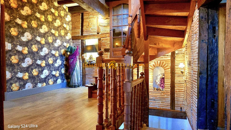 Maison - 205 m² - 5 pièces