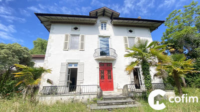 Maison ancienne - 373 m² - 10 pièces