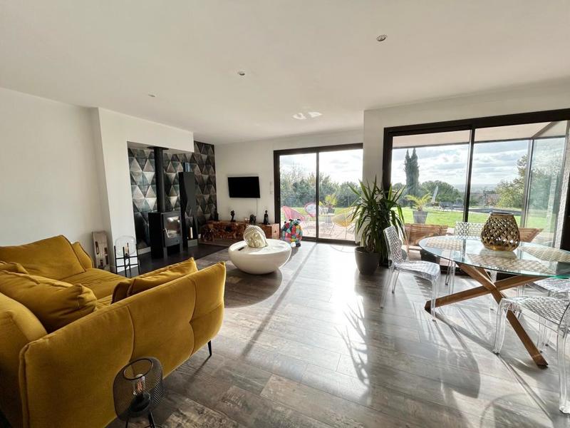 Propriété - 132 m² - 4 pièces