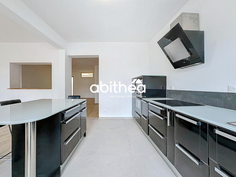 Appartement - 92 m² - 4 pièces