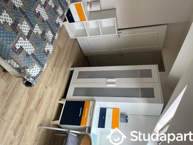 Chambre - 10 m² - 1 pièce