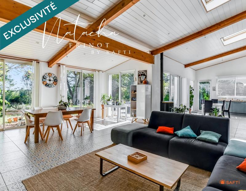 Maison - 210 m² - 8 pièces