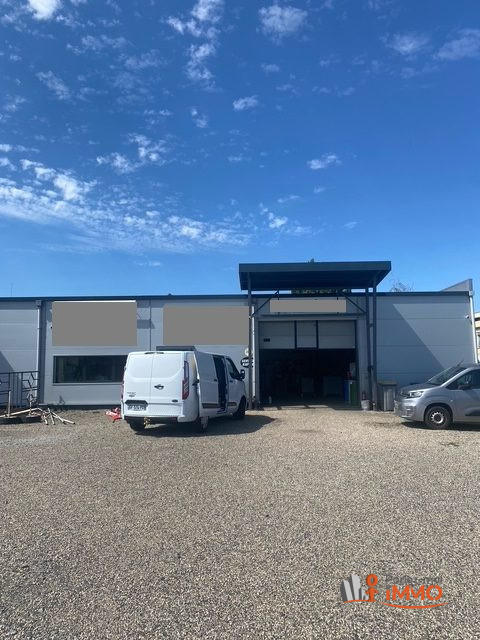 Local d'activités - 192 m²