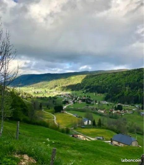 Terrain constructible - 734 m²