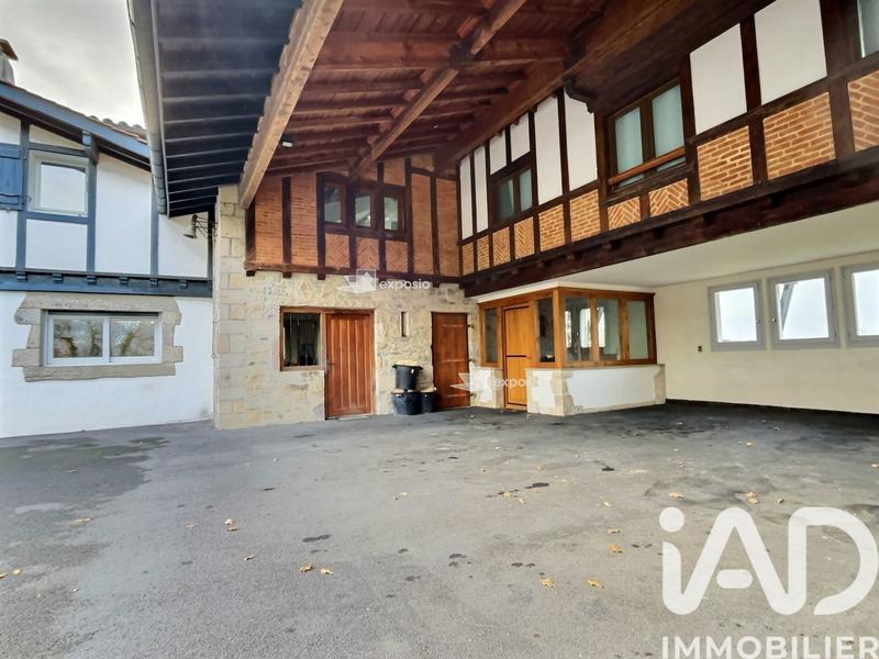 Maison de maîtres - 300 m² - 10 pièces