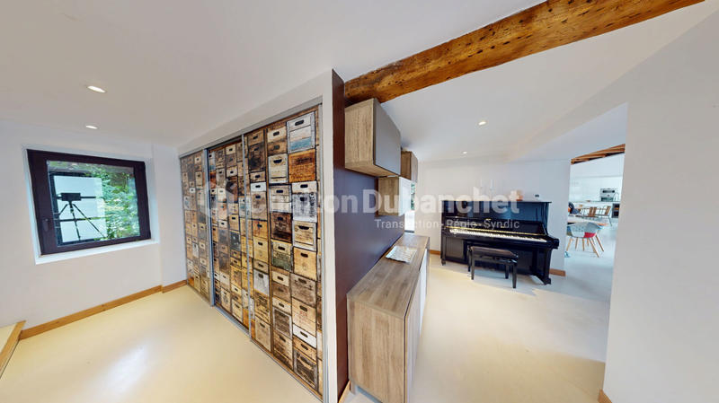 Maison - 213 m² - 7 pièces