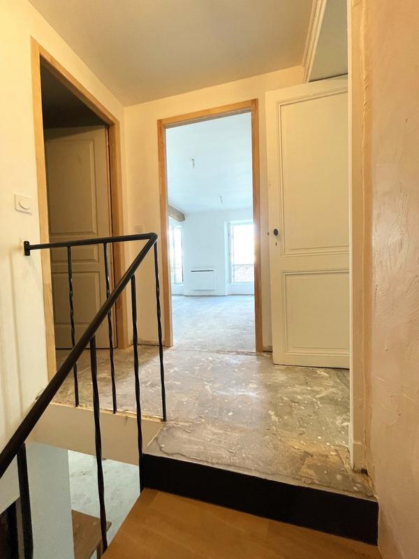 Maison ancienne - 224 m² - 8 pièces