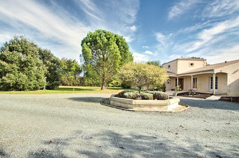 Maison - 257 m² - 8 pièces