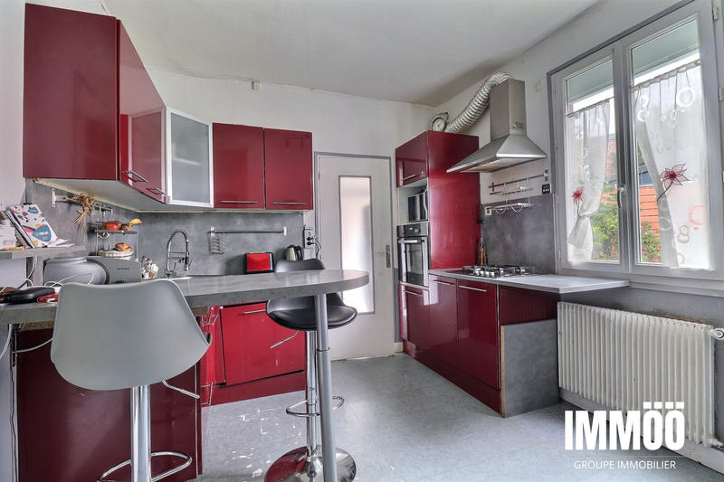 Maison traditionnelle - 143 m² - 6 pièces