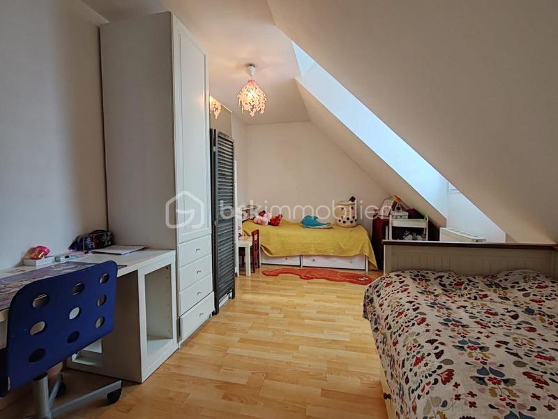 Maison - 202 m² - 8 pièces