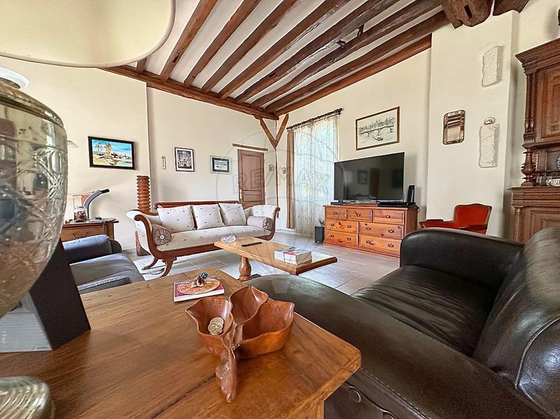 Propriété - 193 m² - 9 pièces