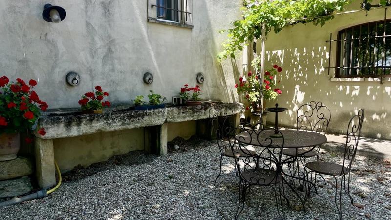 Propriété - 230 m² - 7 pièces