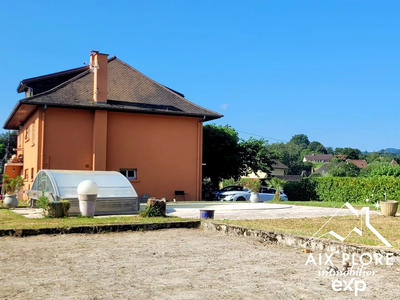 Maison - 265 m² - 12 pièces