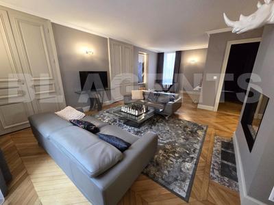 Maison - 570 m² - 13 pièces