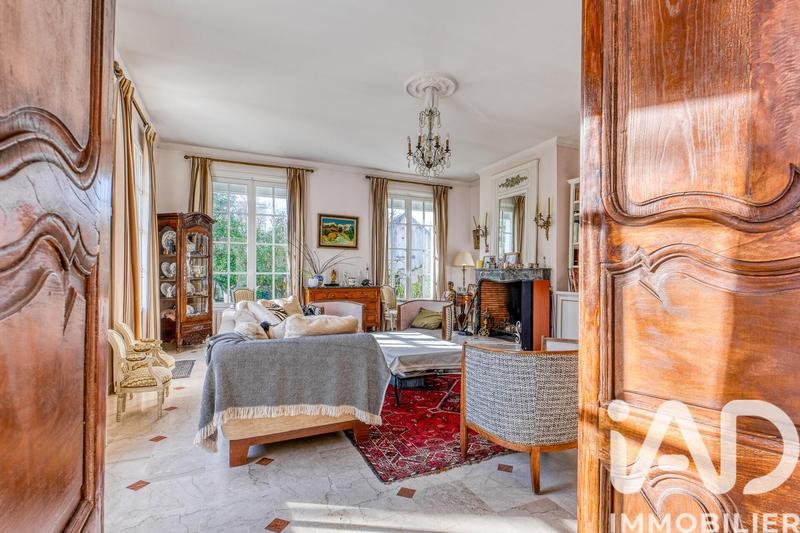 Maison - 186 m² - 8 pièces